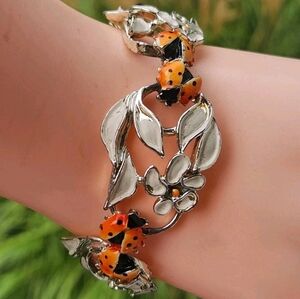 Vintage Signed JOLLE Orange Ladybug White Flowers Enamel 7.25" Bracelet